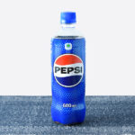 ファミリーマートのペプシコーラ 600ml。税込価格：140円。はじける刺激と爽快感のある味わいが特徴です。