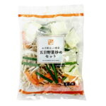 セブンイレブンの五目野菜炒めセット。税込価格：156円。