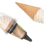 セブンイレブンのチョコレートバンク ワッフルコーン ショコラ＆カカオフルーツを比較する。税込価格：387円。アレルギー：乳、小麦。
