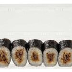 セブンイレブンの牛焼肉マヨネーズ巻５巻を比較する。税込価格：538円、カロリー：579kcal、1円あたりカロリー：1.08kcal/円、たんぱく質：12g、1円あたりたんぱく質：0.02g/円、脂質：22.3g、炭水化物：84.5g、糖質：80.8g、食物繊維：3.7g、食塩相当量：4.3g。フルーツの甘味とにんにく等を加えた甘辛いタレで炒めた牛焼肉と、マヨネーズを組み合わせました。アレルギー：卵、小麦。