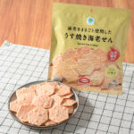 ファミリーマートの海老をまるごと使用したうす焼き海老せんを比較する。税込価格：170円。有頭海老を使用した素材本来の味わいが楽しめるうす焼き海老せんです。