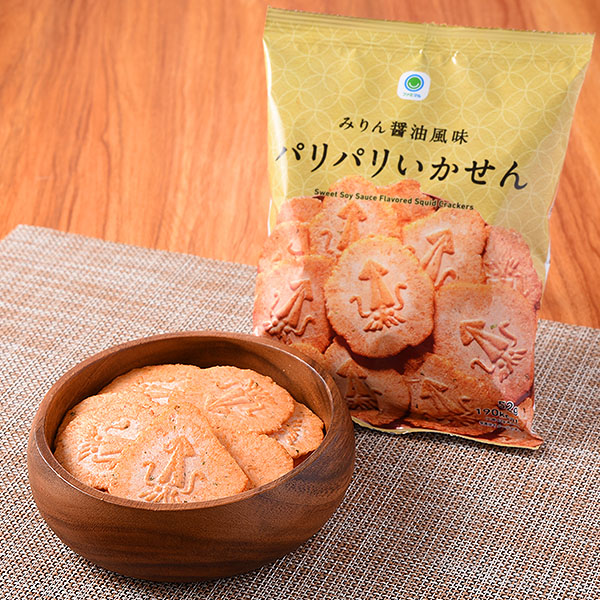 ファミリーマートのみりん醤油風味パリパリいかせんを比較する。税込価格：150円。いかを練り込んだ生地をパリッと香ばしく焼き上げたいかせんべいです。オリジナルのみりん醤油と魚介系のタレで風味豊かに仕上げた商品です。一口サイズで食べやすい商品です。