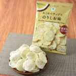 ファミリーマートのおこめのチップスのりしお味を比較する。税込価格：268円。国産米100％で作ったサクサク食感ののりしお味のスナックです。