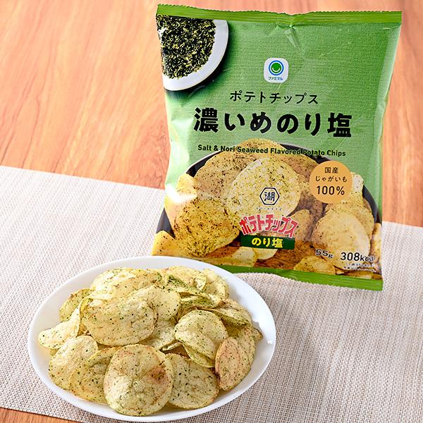 ファミリーマートのポテトチップス濃いめのり塩を比較する。税込価格：168円。青のりとあおさの濃い風味に、塩をきかせたコクのある味わいに仕上げたポテトチップスです。