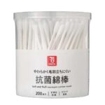 セブンイレブンの７ＴＰ 抗菌綿棒 ２００本入。税込価格：110円。