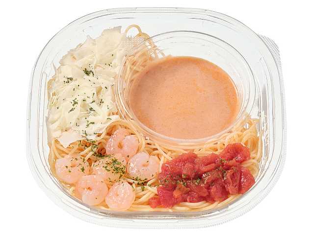 セブンイレブンの冷製パスタ海老のトマトクリームを比較する。税込価格：538円、カロリー：359kcal、1円あたりカロリー：0.67kcal/円、たんぱく質：13.9g、1円あたりたんぱく質：0.03g/円、脂質：12.2g、炭水化物：50.4g、糖質：46.3g、食物繊維：4.1g、食塩相当量：4.3g。海老の風味とトマトの酸味が感じられるトマトクリームソースに、海老，トマトソース，チーズ，パセリを盛り付けた冷製パスタです。アレルギー：卵、乳、小麦、えび。