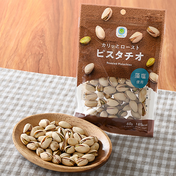 ファミリーマートのカリッとローストピスタチオを比較する。税込価格：398円。カリフォルニア産ピスタチオを国内産藻塩で味付けしました。