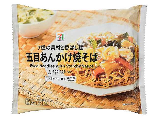 セブンイレブンの７プレミアム 五目あんかけ焼そばを比較する。税込価格：430円、カロリー：465kcal、1円あたりカロリー：1.08kcal/円、たんぱく質：13.6g、1円あたりたんぱく質：0.03g/円、脂質：15.6g、炭水化物：70g、糖質：65.2g、食物繊維：4.8g、食塩相当量：4.2g。７種の具材が入ったあんかけ焼きそばです。アレルギー：卵、乳、小麦、えび。