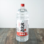 ファミリーマートの焼酎処20° 4Lを比較する。税込価格：1,746円。すっきりとした飲みやすさを実現した、ピュアな味わいが特徴の大容量甲類焼酎です。ジュースや炭酸、水割りなど、好みに合わせた様々な飲み方が楽しめます。 【アルコール度数：20％】。
