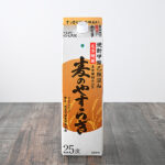 ファミリーマートの麦のやすらぎ25°麦 1800mlを比較する。税込価格：1,199円。すっきりとした味わいが特徴の甲類焼酎を70％、フルーティーな味わいが特徴の乙類麦焼酎を30％の割合でブレンドした甲類乙類混和焼酎です。飲み飽きしないバランスのとれたキレのある味わいが特徴です。 【アルコール度数：25％】。