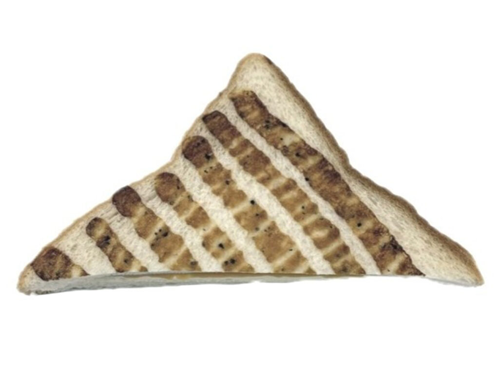 セブンイレブンのホットサンド ハムチーズを比較する。税込価格：173円、カロリー：269kcal、1円あたりカロリー：1.56kcal/円、たんぱく質：9.3g、1円あたりたんぱく質：0.05g/円、脂質：13.7g、炭水化物：27.8g、糖質：26.3g、食物繊維：1.5g、食塩相当量：1.4g。食パンにチーズとハムを挟み、ホワイトソースをのせて焼き上げたホットサンドです。アレルギー：卵、乳、小麦。