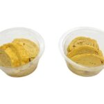 セブンイレブンのだし巻き玉子を比較する。税込価格：279円、カロリー：155kcal、1円あたりカロリー：0.56kcal/円、たんぱく質：10.2g、1円あたりたんぱく質：0.04g/円、脂質：10g、炭水化物：6g、糖質：5.9g、食物繊維：0.1g、食塩相当量：1.8g。かつお節，昆布，椎茸のお出汁と白だしを使用し、お出汁の風味と旨味が感じられるだし巻き玉子。アレルギー：卵、小麦。