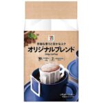 セブンイレブンの７Ｐ ドリップコーヒー オリジナルブレンド １０Ｐを比較する。税込価格：430円、カロリー：2kcal、1円あたりカロリー：0.01未満kcal/円、たんぱく質：0.2g、1円あたりたんぱく質：0.01未満g/円、脂質：0g、炭水化物：0.3g、糖質：0.2g、食物繊維：0.1g、食塩相当量：0g。アレルギー：なし。