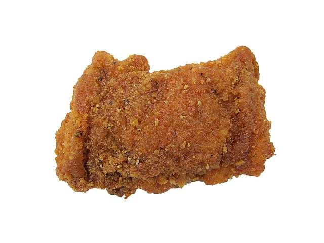 セブンイレブンのスパイスチキンレッドを比較する。税込価格：251円、カロリー：225kcal、1円あたりカロリー：0.90kcal/円、たんぱく質：14.4g、1円あたりたんぱく質：0.06g/円、脂質：13.5g、炭水化物：11.6g、糖質：11g、食物繊維：0.6g、食塩相当量：1.3g。ザクザク衣の食感と唐辛子の辛さとにんにくがクセになるフライドチキンです。アレルギー：卵、乳、小麦 特定原材料に準ずる20品目: 大豆、鶏肉。