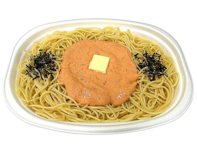 セブンイレブンの明太マヨのスパゲティ 博多辛子明太子使用を比較する。税込価格：529円、カロリー：993kcal、1円あたりカロリー：1.88kcal/円、たんぱく質：30.2g、1円あたりたんぱく質：0.06g/円、脂質：44.1g、炭水化物：123g、糖質：114.6g、食物繊維：8.4g、食塩相当量：6.4g。明太子やマヨネーズを使用した濃厚なソースのスパゲティです。アレルギー：卵、乳、小麦。