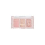 ファミリーマートのhana by hince トリプルアイパレット 04シャインピンク。税込価格：1,450円。輝くピンク＆ゴールドパールのアイシャドウです。 パールマット、角度によって立体感のあるハイライター、艶やかなグリッターの3色です。アイメイクはもちろん、ハイライトとしてもお使いいただけます。 ［数量限定］。