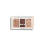 ファミリーマートのhana by hince トリプルアイパレット 03キャラメル。税込価格：1,450円。レイヤリング可能な3色でさっとトレンディーなアイメイクが完成するミニアイパレットです。指ひとつでムラなくきれいに仕上がるテクスチャーで初心者でも簡単に完成度の高いアイメイクが叶います。 ［数量限定］。