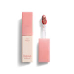 ファミリーマートのhana by hince ウォーターグラスティント 05モンブランミルク。税込価格：990円。柔らかい栗の実をたっぷり包み込んだまろやかなモンブランクリームのように、ほのかにピンクを感じる温かみのあるヌーディーなブラウンベージュです。