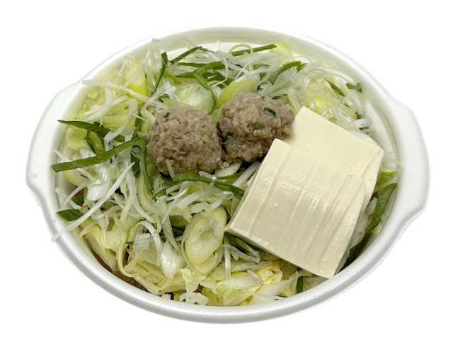 セブンイレブンの鰹だし香るねぎ鍋を比較する。税込価格：538円、カロリー：139kcal、1円あたりカロリー：0.26kcal/円、たんぱく質：14.5g、1円あたりたんぱく質：0.03g/円、脂質：5.2g、炭水化物：10.1g、糖質：6.9g、食物繊維：3.2g、食塩相当量：4g。鰹だしをベースに鶏肉の旨味がしっかりと効いたスープに、シャキシャキのねぎの食感を楽しめる、優しい味わいのカロリー控えめな鍋です。アレルギー：小麦。
