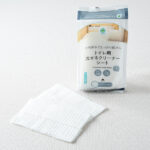 ファミリーマートのトイレ用流せるクリーナーシート。税込価格：198円。大判厚手でしっかり拭けるトイレ用流せるクリーナーシートです。99％除菌(*1)、24時間抗菌仕様(*2)、ミントの香り、12枚入り（ミシン目入24カット）です。