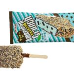 セブンイレブンのアメリカンクランチチョコミント味を比較する。税込価格：194円。アレルギー：卵、乳、小麦。