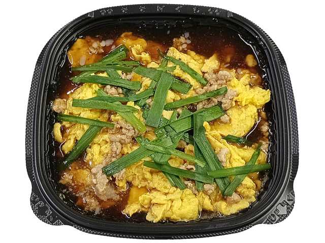 ふんわり玉子のピリ辛ニラ玉丼 セブンイレブン 高温短時間で炒めたふんわりとした玉子にピリ辛なあんをかけたご飯が進むニラ玉丼です。