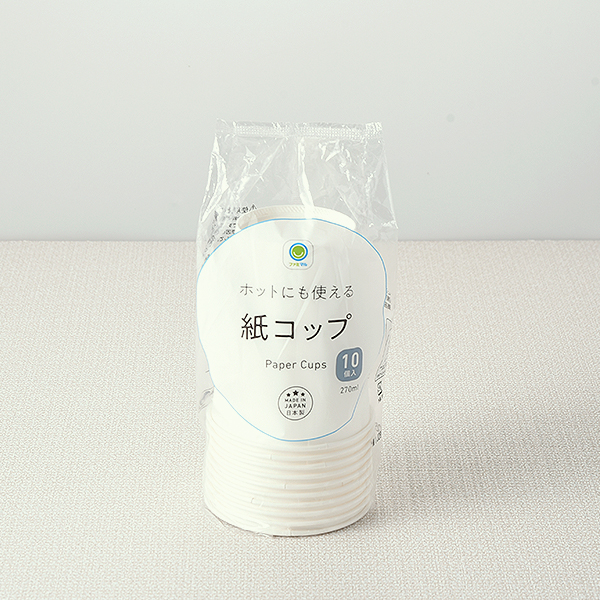 ファミリーマートの紙コップ 10個入。税込価格：218円。カフェサイズ（270ml）の紙コップです。日本製です。