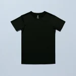 ファミリーマートのインナーTシャツ Vネック くろを比較する。税込価格：1,298円。紳士用のVネックインナーTシャツです。旭化成(株)の機能糸「Paircool®」、伊藤忠商事(株)の再生ポリエステル糸「Renu®」を使用し、蒸れにくく、速乾性に優れた素材を新開発しました。抗菌防臭加工でニオイにくい仕様です。 サイズ展開：M、L、XL カラー：くろ 素材：ポリエステル73%、 キュプラ20%、 ポリウレタン7%。