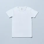 ファミリーマートのインナーTシャツ クルーネック しろを比較する。税込価格：1,298円。紳士用のクルーネックインナーTシャツです。旭化成(株)の機能糸「Paircool®」、伊藤忠商事(株)の再生ポリエステル糸「Renu®」を使用し、蒸れにくく、速乾性に優れた素材を新開発しました。抗菌防臭加工でニオイにくい仕様です。 サイズ展開：M、L、XL カラー：しろ 素材：ポリエステル73%、 キュプラ20%、 ポリウレタン7%。