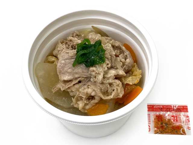 セブンイレブンの白みそコク旨豚汁を比較する。税込価格：419円、カロリー：214kcal、1円あたりカロリー：0.51kcal/円、たんぱく質：11.6g、1円あたりたんぱく質：0.03g/円、脂質：12.4g、炭水化物：15g、糖質：13g、食物繊維：2g、食塩相当量：2g。豚バラ肉と豚ロース肉を使用した白味噌仕立ての豚汁です。アレルギー：卵、小麦。