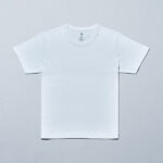 ファミリーマートのアウターＴシャツ しろを比較する。税込価格：1,498円。男女兼用のアウターTシャツです。100％綿素材を使用し、優しい肌触りです。抗菌防臭加工でニオイにくい仕様です。 サイズ展開：S、M、L、XL、XXL 色：しろ 素材：綿100%。