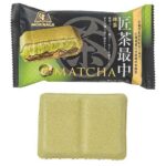 セブンイレブンの森永製菓 匠茶最中を比較する。税込価格：376円。アレルギー：乳、小麦。