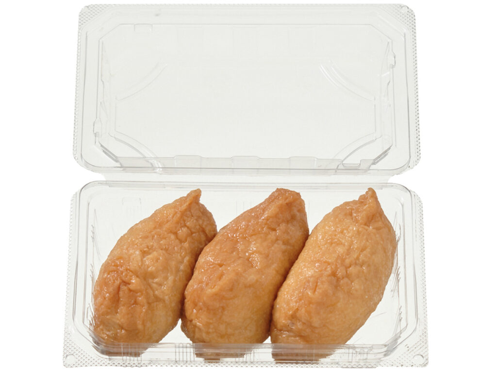 セブンイレブンのいなり ３個入りを比較する。税込価格：354円、カロリー：297kcal、1円あたりカロリー：0.84kcal/円、たんぱく質：8.8g、1円あたりたんぱく質：0.02g/円、脂質：6.7g、炭水化物：51.2g、糖質：49.4g、食物繊維：1.8g、食塩相当量：2.1g。さっぱりとした酢飯を甘辛く煮たジューシーないなり皮で包んだ、いなり寿司３個の詰め合わせです。アレルギー：小麦。