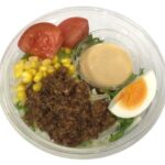 肉味噌ラーメンサラダ 信州味噌使用 セブンイレブン 原材料高騰により、価格（税抜）を３６８円に変更。２種類の信州味噌を使用した、味噌のコクとパンチを感じられるラーメンサラダ。