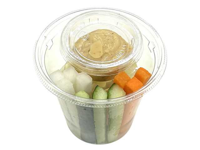 こうじ味噌マヨネーズ入り野菜スティック セブンイレブン おつまみとして手軽に食べられるスティック状の生野菜サラダ。甘みのあるこうじ味噌マヨネーズを付けて食べる商品。