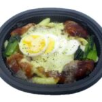 セブンイレブンのてりたまチキンのとろーりチーズ焼きを比較する。税込価格：430円、カロリー：369kcal、1円あたりカロリー：0.86kcal/円、たんぱく質：18.8g、1円あたりたんぱく質：0.04g/円、脂質：20.1g、炭水化物：29.3g、糖質：27.1g、食物繊維：2.2g、食塩相当量：3.5g。「照り焼きチキン×玉子」の人気な組み合わせのチーズ焼きです。アレルギー：卵、乳、小麦。