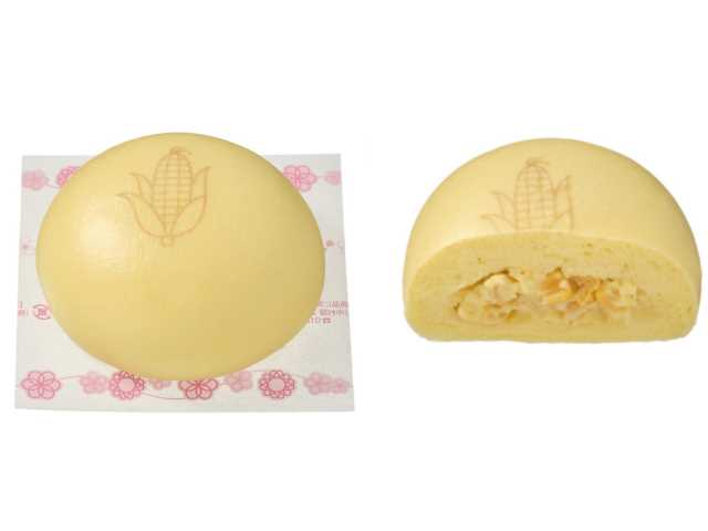 セブンイレブンのつぶつぶ×クリーミー コーンクリームまん。税込価格：171円、カロリー：205kcal、たんぱく質：4.2g、脂質：7.2g、炭水化物：31.7g、糖質：30.2g、食物繊維：1.5g、食塩相当量：0.7g。つぶつぶコーンが入った濃厚でなめらかなクリームを包んだ、冷えた体がほっこり温まる中華まんです。アレルギー：乳、小麦 特定原材料に準ずる20品目: 大豆、鶏肉。