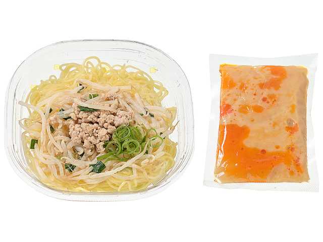セブンイレブンの町中華の冷し味噌ラーメンを比較する。税込価格：497円、カロリー：516kcal、1円あたりカロリー：1.04kcal/円、たんぱく質：18.3g、1円あたりたんぱく質：0.04g/円、脂質：18.3g、炭水化物：73g、糖質：65.9g、食物繊維：7.1g、食塩相当量：4.7g。３種類の味噌をベースにしたコク深い味わいのスープが特長の冷し味噌ラーメンです。アレルギー：卵、乳、小麦。