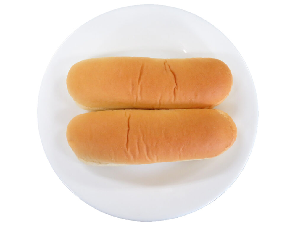 セブンイレブンの７プレミアム あんバターコッペ ２本入を比較する。税込価格：160円、カロリー：192kcal、1円あたりカロリー：1.20kcal/円、たんぱく質：4.4g、1円あたりたんぱく質：0.03g/円、脂質：7.3g、炭水化物：28.2g、糖質：25.9g、食物繊維：2.3g、食塩相当量：0.4g。ふんわりとしたコッペパンで小豆の粒を感じられる小倉あんと程よい塩味のバター入りマーガリンをサンドしました。アレルギー：卵、乳、小麦。