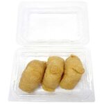 セブンイレブンのいなり ３個入りを比較する。税込価格：319円、カロリー：198kcal、1円あたりカロリー：0.62kcal/円、たんぱく質：5.3g、1円あたりたんぱく質：0.02g/円、脂質：4.2g、炭水化物：35.4g、糖質：34.3g、食物繊維：1.1g、食塩相当量：1.5g。買い合わせしやすく、食べやすいサイズの「いなり寿司」の３個入りです。アレルギー：小麦。