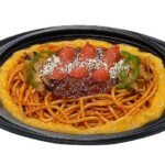 レンジで仕上げる ふんわり玉子のナポリタン セブンイレブン 東海地区の喫茶店などでみられる鉄板ナポリタンを再現した商品です。