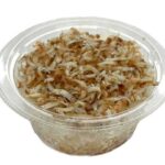 セブンイレブンの瀬戸内海産しらすと食べる大根粗おろしを比較する。税込価格：257円、カロリー：38kcal、1円あたりカロリー：0.15kcal/円、たんぱく質：3.9g、1円あたりたんぱく質：0.02g/円、脂質：0.5g、炭水化物：5.3g、糖質：3.5g、食物繊維：1.8g、食塩相当量：1.7g。瀬戸内海産のしらす、かつお節、大根おろし、かき醤油を組み合わせた、おつまみにもご飯のお供にもなる商品です。アレルギー：小麦。