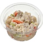 セブンイレブンのごろっと根菜のしっとりおからを比較する。税込価格：214円、カロリー：145kcal、1円あたりカロリー：0.68kcal/円、たんぱく質：5.4g、1円あたりたんぱく質：0.03g/円、脂質：7g、炭水化物：20g、糖質：10.4g、食物繊維：9.6g、食塩相当量：2g。ごろっと大き目にカットしたごぼうや人参、れんこん等の根菜に枝豆を加えた健康感のあるおからサラダです。アレルギー：小麦。