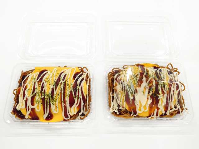 セブンイレブンのオムそば。税込価格：430円、カロリー：469kcal、たんぱく質：15g、脂質：16.6g、炭水化物：68.6g、糖質：61.4g、食物繊維：7.2g、食塩相当量：5.2g。ソース焼そばに玉子シート、マヨネーズ、お好みソース、あおさ粉をかけたオムそばです。アレルギー：卵、小麦。