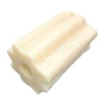 セブンイレブンのおでん もっちりちくわぶを比較する。税込価格：131円、カロリー：62kcal、1円あたりカロリー：0.47kcal/円、たんぱく質：2.3g、1円あたりたんぱく質：0.02g/円、脂質：0.2g、炭水化物：13g、糖質：12.2g、食物繊維：0.8g、食塩相当量：0.3g。ちくわぶ専用粉を開発し、よりもちっとした食感と小麦粉の香りが楽しめるちくわぶです。アレルギー：小麦 特定原材料に準ずる20品目: 大豆。