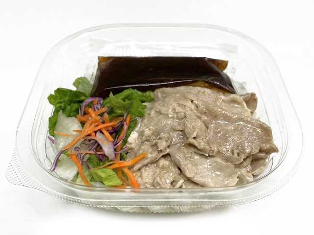 セブンイレブンの豚しゃぶのパスタサラダを比較する。税込価格：397円、カロリー：358kcal、1円あたりカロリー：0.90kcal/円、たんぱく質：17g、1円あたりたんぱく質：0.04g/円、脂質：11.2g、炭水化物：49.2g、糖質：45.2g、食物繊維：4g、食塩相当量：3.1g。豚しゃぶ等の具材にノンオイル青じそをかけて、さっぱり食べていただけるパスタサラダです。アレルギー：卵、小麦。