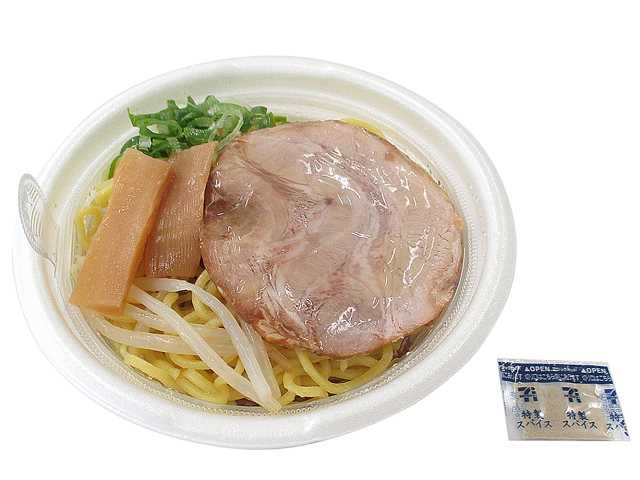 セブンイレブンのミニ醤油豚骨ラーメンを比較する。税込価格：430円、カロリー：254kcal、1円あたりカロリー：0.59kcal/円、たんぱく質：12.7g、1円あたりたんぱく質：0.03g/円、脂質：3.8g、炭水化物：43.1g、糖質：41.4g、食物繊維：1.7g、食塩相当量：3.3g。ミニタイプの醤油豚骨ラーメンです。アレルギー：卵、乳、小麦。