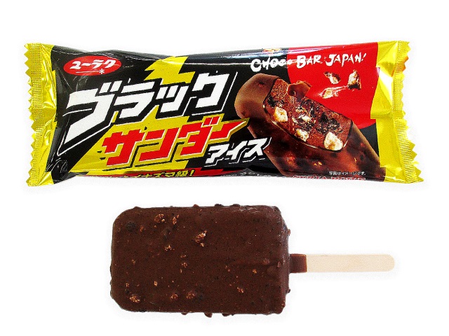 セブンイレブンのセリア・ロイル ブラックサンダーアイスを比較する。税込価格：194円。アレルギー：乳、小麦。