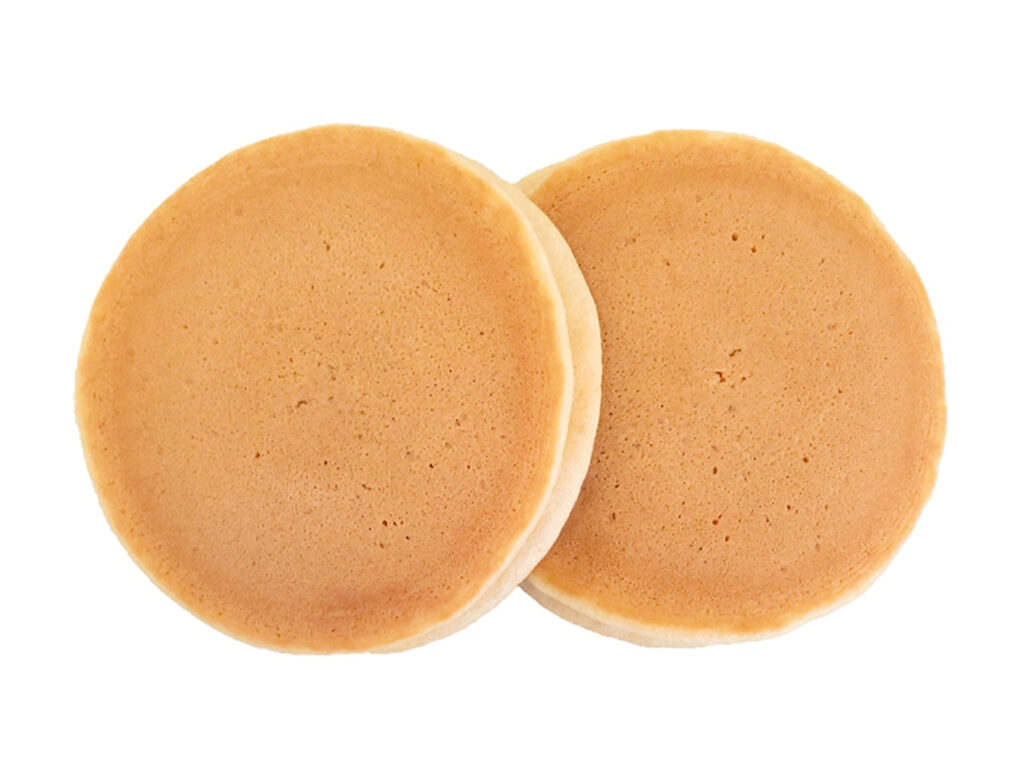 セブンイレブンのキャラメルクリームのパンケーキを比較する。税込価格：149円、カロリー：175kcal、1円あたりカロリー：1.17kcal/円、たんぱく質：2.8g、1円あたりたんぱく質：0.02g/円、脂質：4.8g、炭水化物：30.4g、糖質：30g、食物繊維：0.4g、食塩相当量：1g。キャラメル風味のもちふわ食感の生地でキャラメルクリームをサンドした濃厚な味わいが楽しめるパンケーキです。アレルギー：卵、乳、小麦。