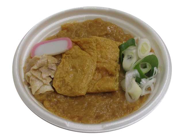 セブンイレブンのコク旨カレーうどんを比較する。税込価格：562円、カロリー：699kcal、1円あたりカロリー：1.24kcal/円、たんぱく質：23.9g、1円あたりたんぱく質：0.04g/円、脂質：28.5g、炭水化物：91.2g、糖質：82.1g、食物繊維：9.1g、食塩相当量：5.9g。油揚げ，豚肉，ねぎ，かまぼこを盛りつけたコクと旨みのあるカレーうどんです。アレルギー：乳、小麦。